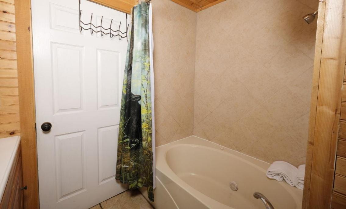Villa Smoky View With A Twist Pigeon Forge Exterior foto