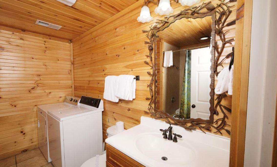Villa Smoky View With A Twist Pigeon Forge Exterior foto